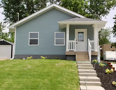 Exterior - 1615 56th St, Des Moines, IA 50310 photo 2 of 5