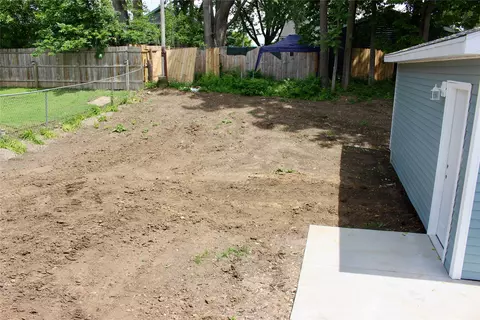 Exterior - 1615 56th St, Des Moines, IA 50310 photo 5 of 5