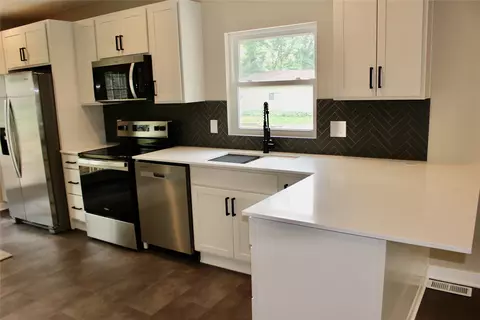 Kitchen - 1615 56th St, Des Moines, IA 50310 photo 1 of 3