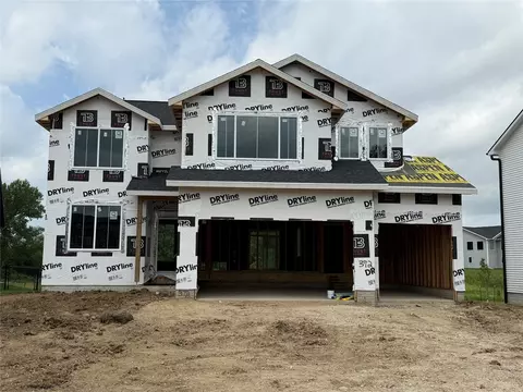 372 Napoli Ave, West Des Moines, IA 50266