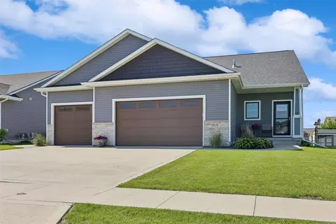 313 Summit Cir NW, Bondurant, IA 50035