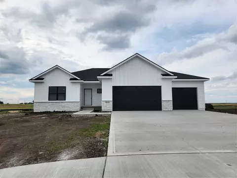 2912 NW Fairfield Ct, Ankeny, IA 50023