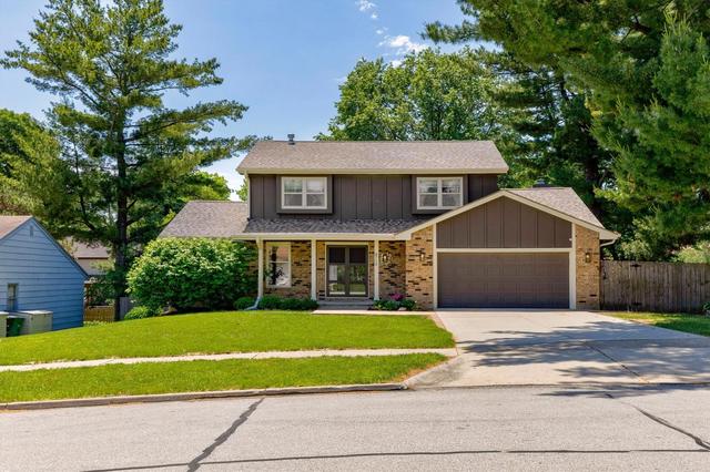 4712 Cody Dr, West Des Moines, IA 50265