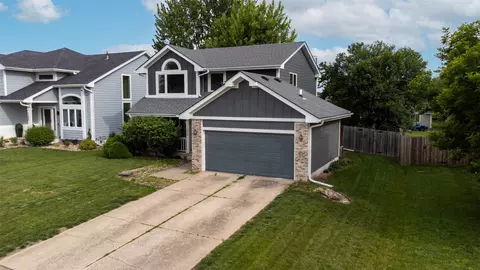 1394 NW 122nd St, Clive, IA 50325