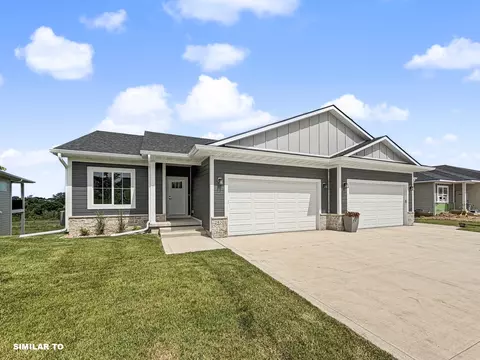 2946 Lake Hill Drive Dr, Des Moines, IA 50320