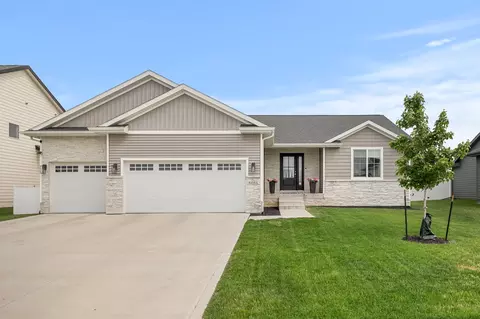 6084 Gladbury Ct, Pleasant Hill, IA 50327