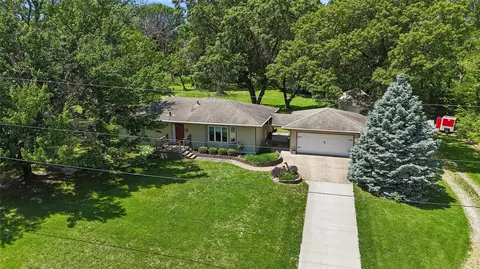 2800 SE 64th St, Pleasant Hill, IA 50327