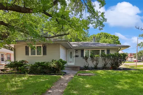 2926 Garden Rdg, Des Moines, IA 50310