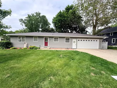 115 Mathews Dr, Gilbert, IA 50105
