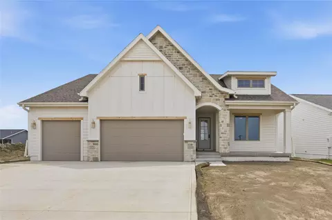 130 NW Crabtree Ln, Waukee, IA 50263