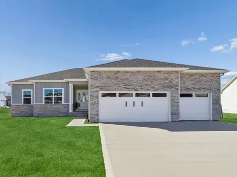 2506 10th Ave SE, Altoona, IA 50009