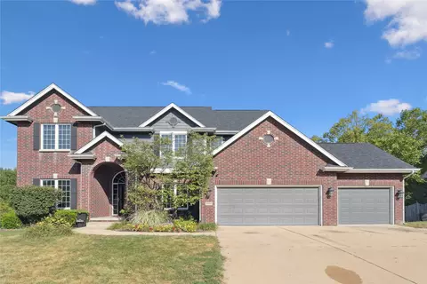 3703 149th St, Urbandale, IA 50323
