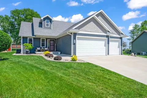 342 Summit Dr, Story City, IA 50248