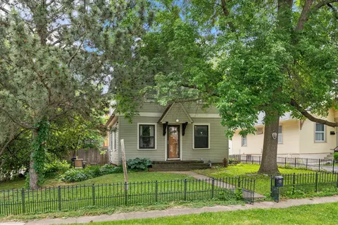 931 40th Pl, Des Moines, IA 50312