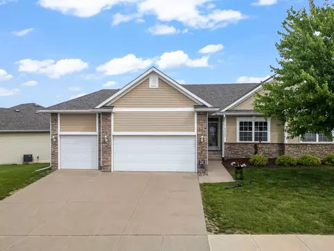 14323 Greenbelt Dr, Urbandale, IA 50323
