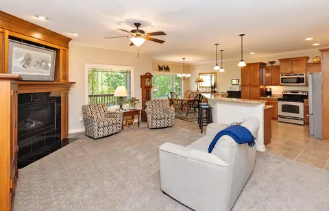 812 NW 20th Ln, Ankeny, IA 50023