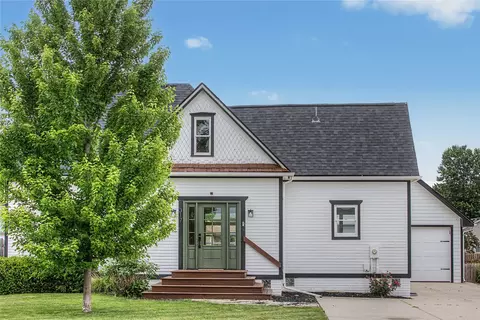 317 Elm Ave SW, Mitchellville, IA 50169