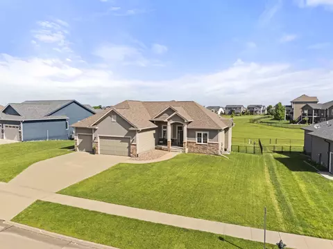2406 NE 16th St, Ankeny, IA 50021