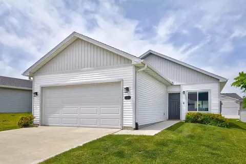 2317 Legacy Dr, Norwalk, IA 50211