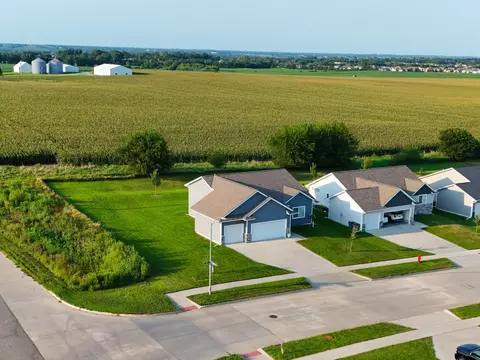1813 NW 8th St, Grimes, IA 50111