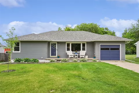 1820 4th Ave, Grinnell, IA 50112