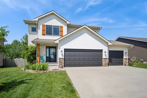 816 NW Sunset Ln, Grimes, IA 50111