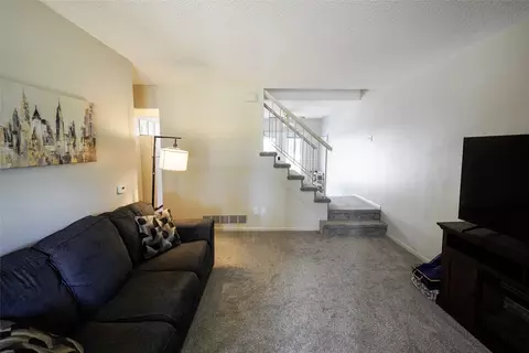 253 52nd St, West Des Moines, IA 50265