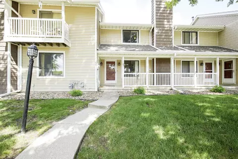 253 52nd St, West Des Moines, IA 50265