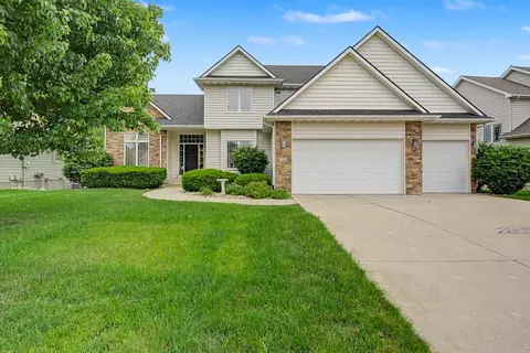720 NE 42nd St, Ankeny, IA 50021