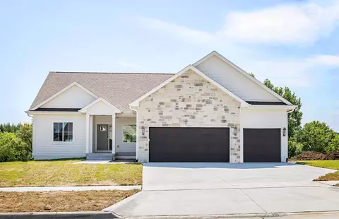 1436 Trail Creek Rd, Huxley, IA 50124