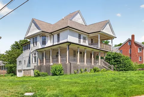 3400 Ravina Dr, Des Moines, IA 50313