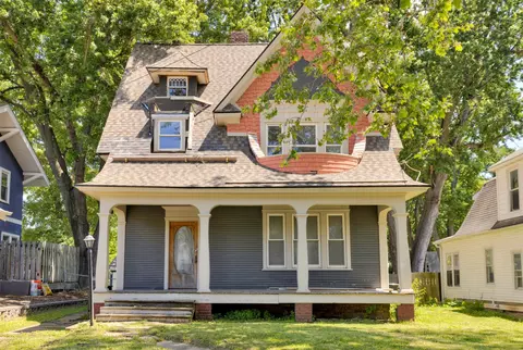 1367 E 9th St, Des Moines, IA 50316