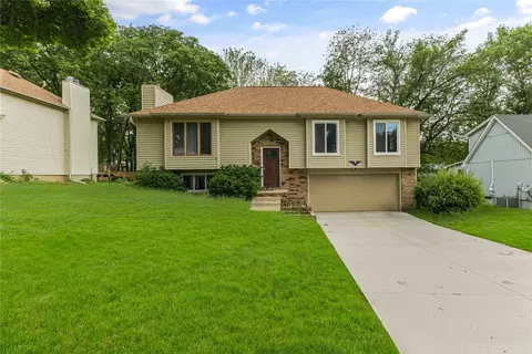 1788 NW 104th St, Clive, IA 50325