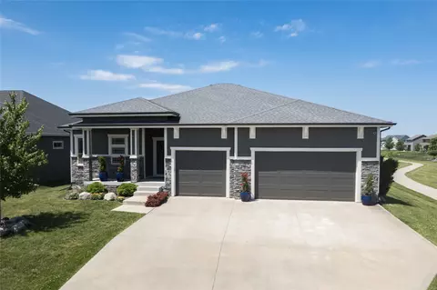 1618 NE Vicksburg Dr, Ankeny, IA 50021