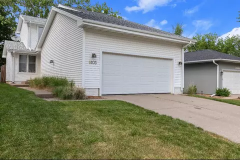 8103 Alpine Dr, Urbandale, IA 50322