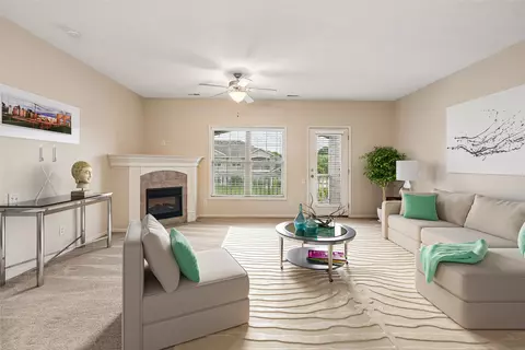 2406 NE Oak Dr #4, Ankeny, IA 50021