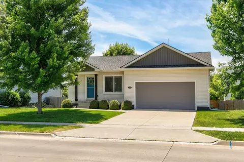 2620 River Ridge Rd, Des Moines, IA 50320