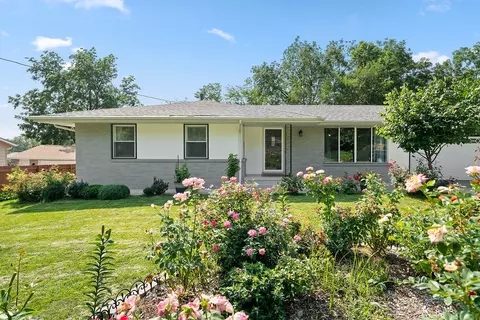 1780 NW 81st St, Clive, IA 50325