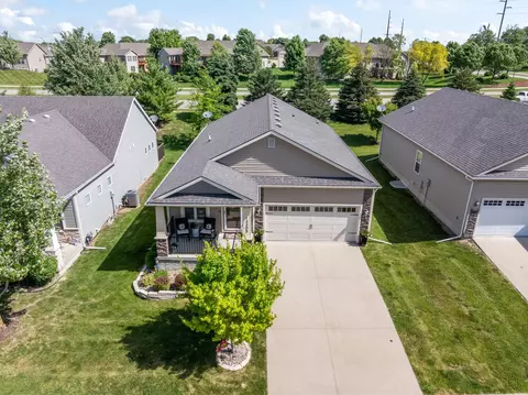 14305 Alpine Dr, Urbandale, IA 50323