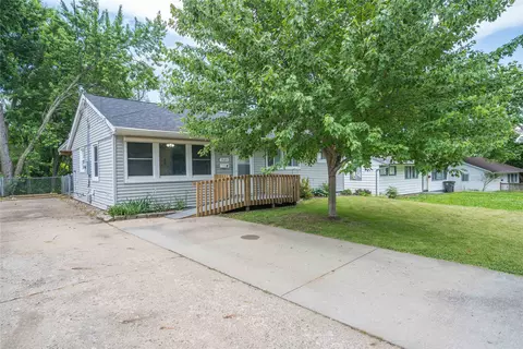 3125 SW 2nd St, Des Moines, IA 50315