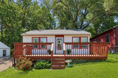 105 E Wall Ave, Des Moines, IA 50315