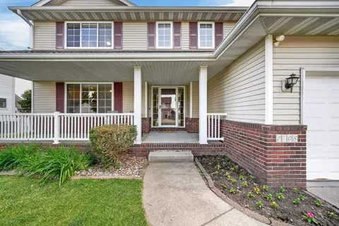 9708 Catalina Dr, Johnston, IA 50131