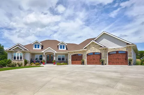 11174 NW 108th Ct, Granger, IA 50109