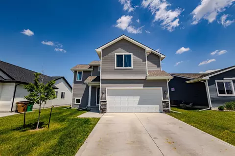 421 Fireside Dr NW, Bondurant, IA 50035