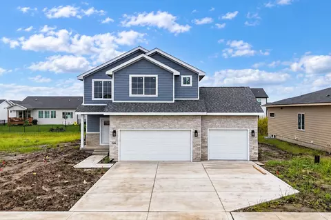 100 NW Crabtree Ln, Waukee, IA 50263