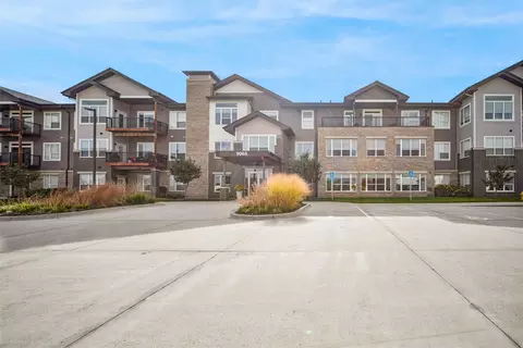 9065 Bishop Dr #117, West Des Moines, IA 50266