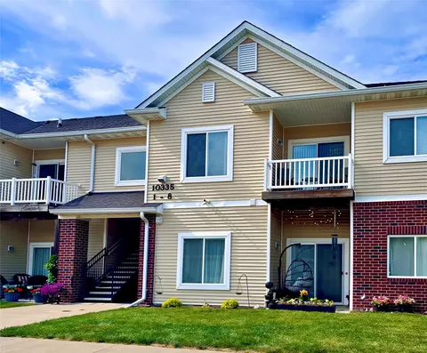 10335 Norfolk Dr #8, Johnston, IA 50131