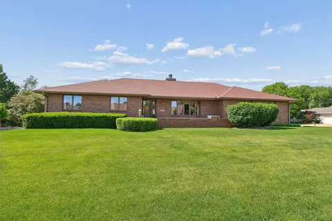 9920 Hammontree Dr, Urbandale, IA 50322