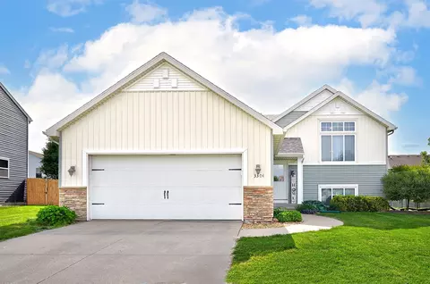 3304 Poplar Dr SW, Bondurant, IA 50035