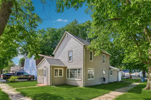 400 W Spring St, Colfax, IA 50054